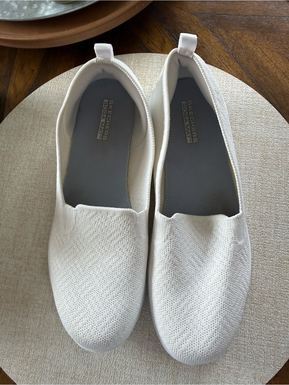 Skechers Women's Slip-On Sneakers in White - size 8 - gently used